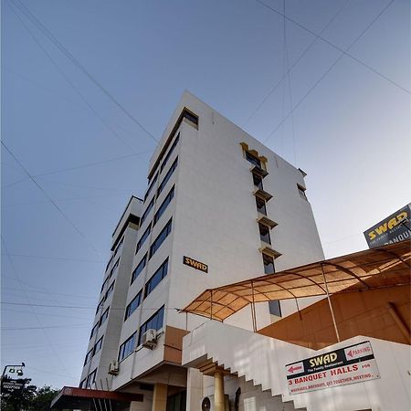 Hotel Savshanti Towers Vadodara Exterior foto