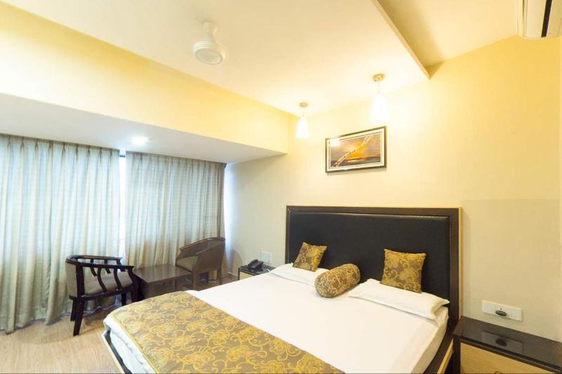 Hotel Savshanti Towers Vadodara Exterior foto